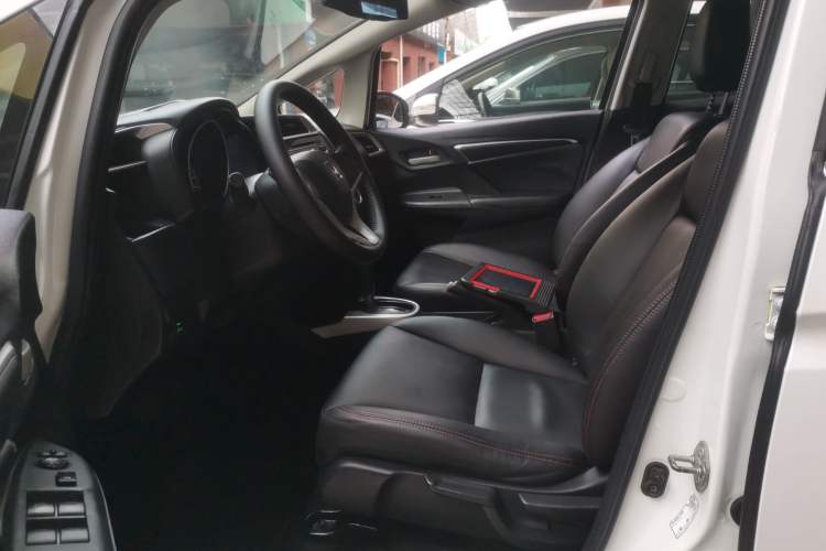 Used Honda Fit 2014 1.5L SE CVT Fashion Model Left Front Seat