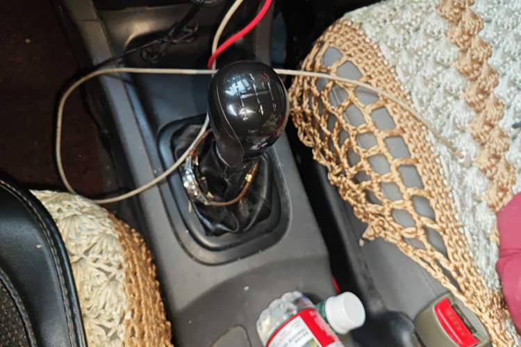 Used Dongfeng Shuaike 2013 Revised Version 1.5L Manual Comfort Trim 7 Seats China IV Standard
