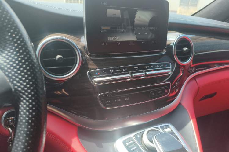 Used Mercedes-Benz V-Class 2018 V 260 Avantgarde Edition China VI Audio And AC Panel