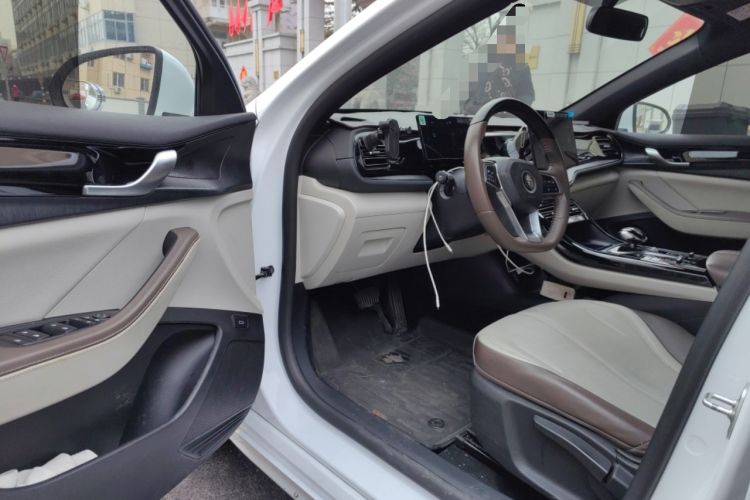 Used BYD Qin PLUS 2024 HONOR Edition DM-i 55KM Leading Model Interior 3