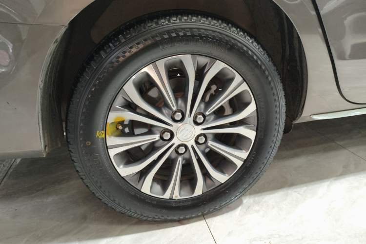 Used Buick GL8 2023 Land Executive Class Comfort Model
