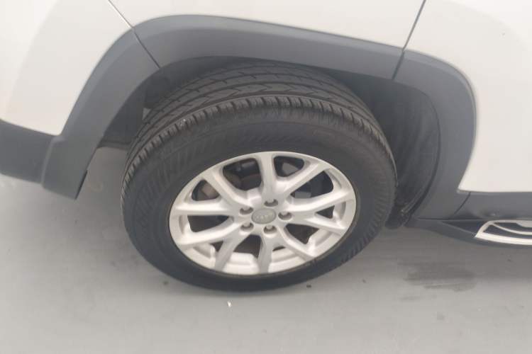 Used Jeep Cherokee 2016 2.4L Leading Edition Right Rear Wheel Hub