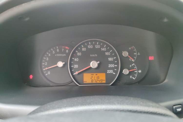 Used Kia Carens 2011 1.6L 5-Seater Manual Luxury Edition Instrument Cluster