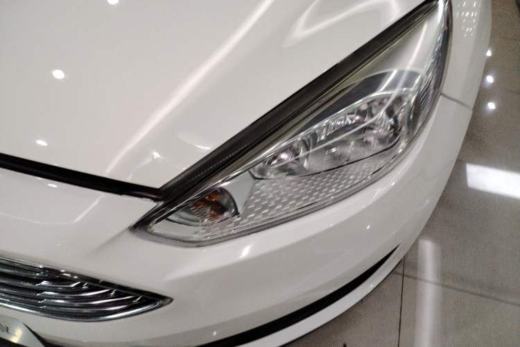 Used Ford Focus 2018 Sedan Classic 1.6L Automatic Trendy SmartDrive Edition
