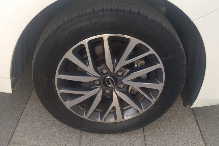 Used GAC Trumpchi GA4 2021 PLUS 235T Automatic Prestige Edition Right Front Wheel Hub