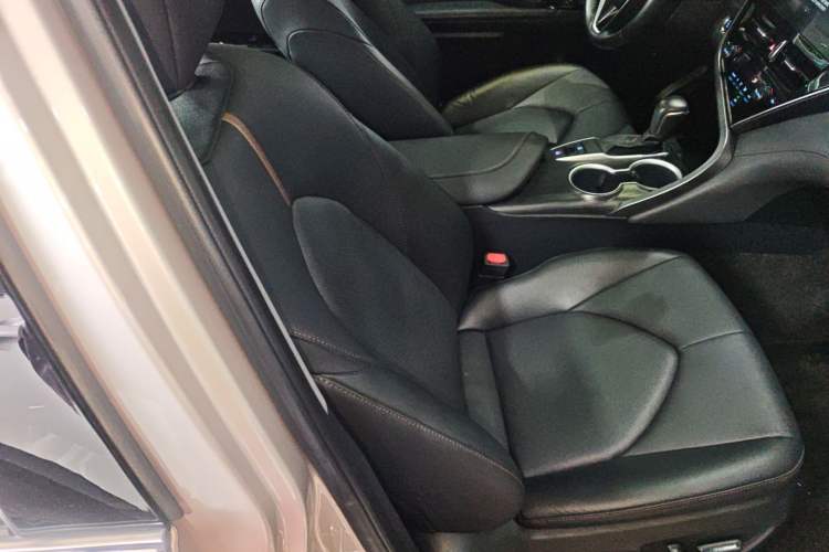 Used Toyota Camry 2023 2.0G Luxury Edition