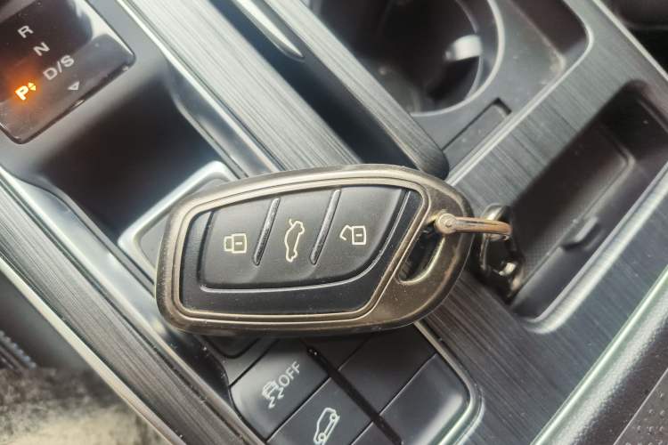 Used Roewe RX5 2025 PLUS 330TGI Automatic Trendsetting Smart Edition Interior 1