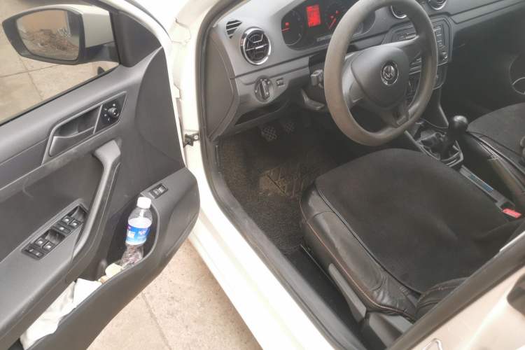 Used Volkswagen Jetta 2017 1.5L Manual Fashion Edition Driver Seat