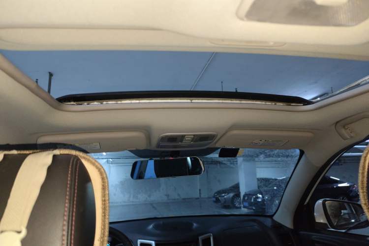 Used CHANGAN CS35 2014 1.6L Automatic Luxury Model China IV Standard
