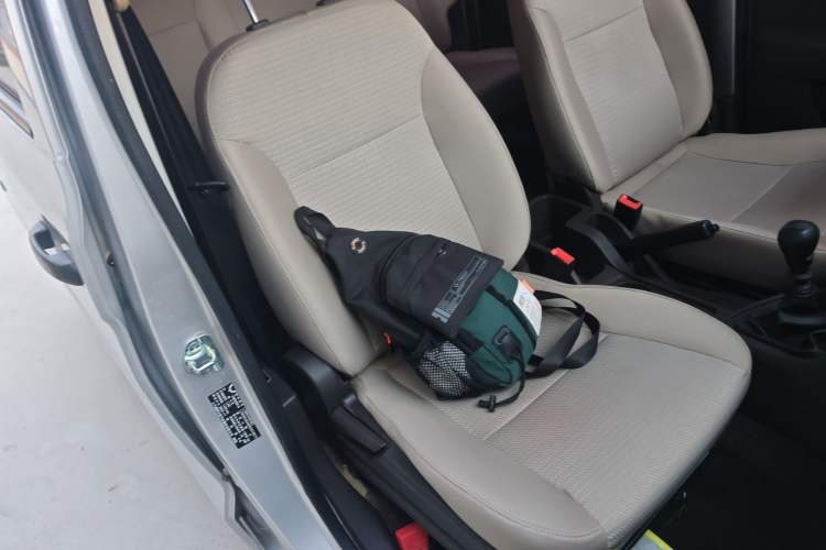 Used Wuling Hongguang V 2022 1.5L Jingqu Edition Electric-Assist LAR Right Front Seat