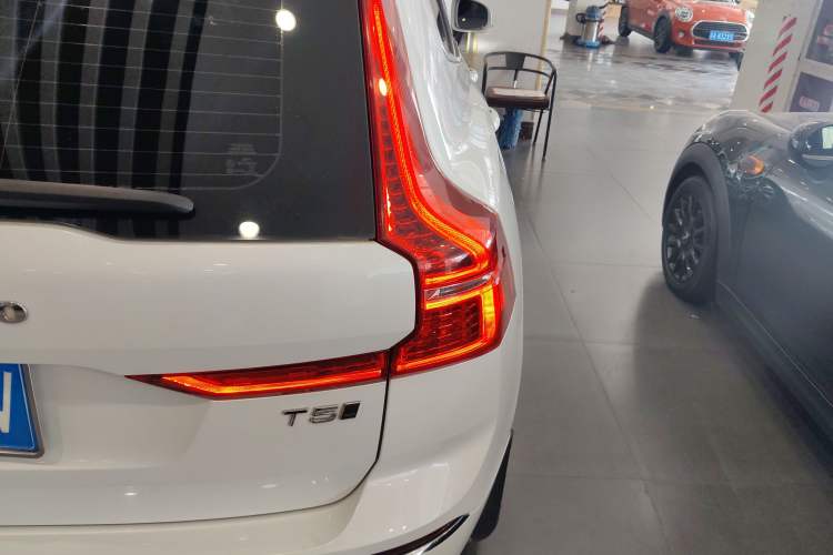 Used Volvo XC60 2021 T5 4x4 Smart Luxury Edition
