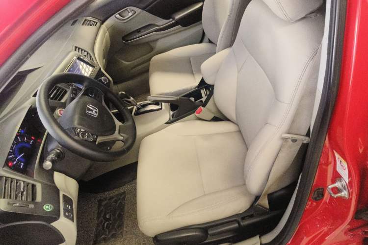 Used Honda Civic 2014 1.8L automatic comfort version
