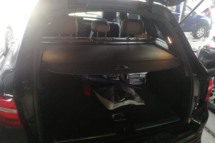 Used Mercedes-Benz GLC 2019 Facelift GLC 260 L 4MATIC Luxury Model
