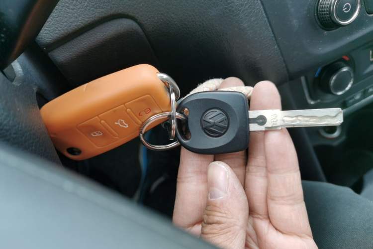 Used Volkswagen Polo 2014 1.6L Manual Comfort Edition
