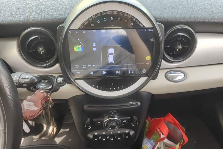 Used MINI 2011 1.6L ONE
