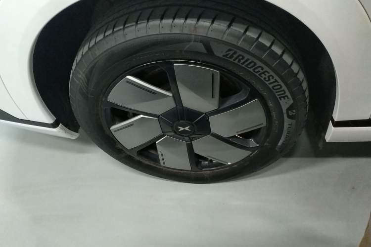 Used XPeng X9 2024 702 Ultra-Long Range Max
