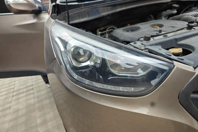 Used Hyundai ix35 2013 2.0L Automatic Two-Wheel Drive Smart GLS China IV Standard
