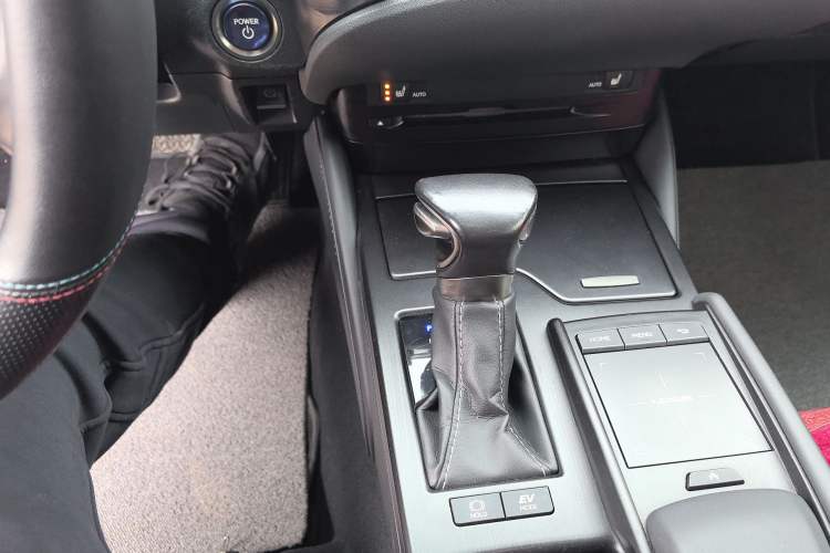 Used Lexus ES 2018 300h Premier Edition China V Standard
