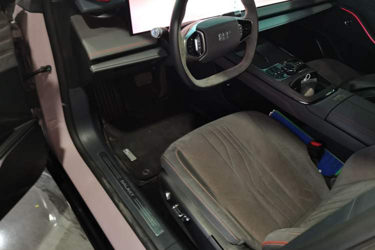 Used Geely Galaxy E8 2024 665 km Range Rear-Drive Starship Intelligent Driving Version
