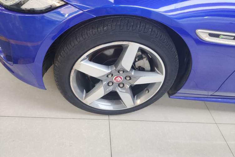 Used Jaguar XE 2018 2.0T 250 PS Two-Wheel-Drive R-Sport Sport Edition