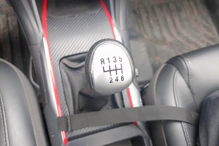 Used Haval H2 2018 Chuanxiang Edition Blue Badge 1.5T Manual Two-Wheel Drive Fashionable Model