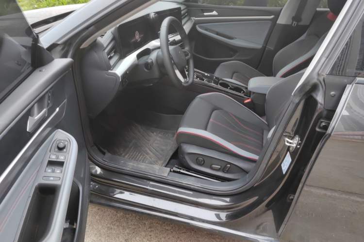 Used Volkswagen Lamando 2023 Lavida L 280TSI DSG Spicy Edition Driver Seat