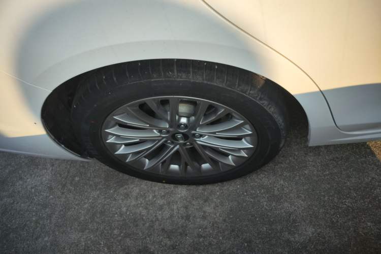 Used Bestune B70 2022 Third Generation 1.5T Automatic Enjoyment Version Right Rear Wheel Hub