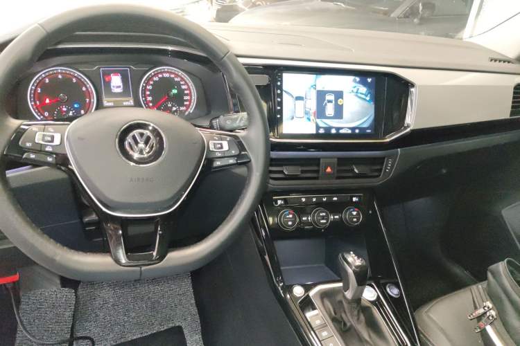 Used Volkswagen Tayron 2019 330TSI Two-Wheel Drive Luxury Model China VI Standard Center Console