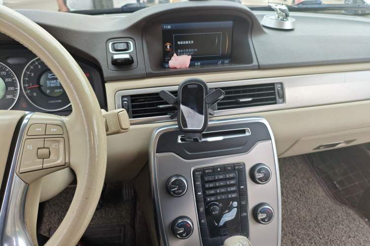 Used Volvo S80L 2012 2.0T T5 Luxury Edition Audio And AC Panel