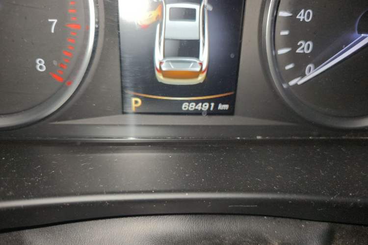 Used Geely Auto Emgrand GT 2016 2.4L Comfort Version Odometer Close Up