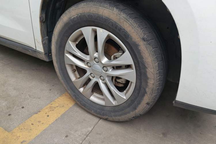 Used Haval M6 2019 1.5T DCT Two-Wheel Drive Elite Version China V Standard Right Front Wheel Hub