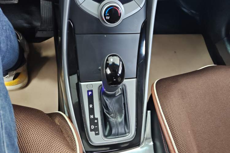 Used Hyundai Elantra (5th Generation / Langdong) 2015 1.6L Automatic Leading Model