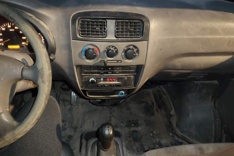 Used CHANGAN KUAYUE V3 2017 1.2L Box-Type Truck DK12-10
