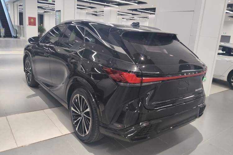 Used Lexus RX 2023 350h Two-Wheel Drive Enjoyment Version
