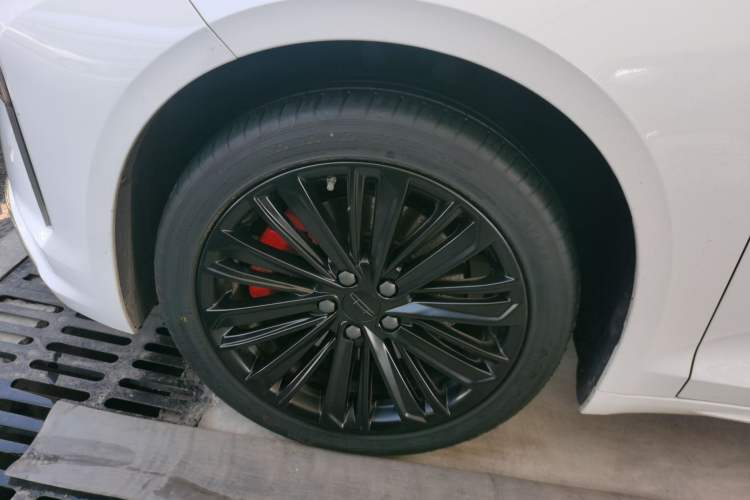 Used Geely Auto Preface 2024 Zhiqing 1.5TD Galaxy Edition Left Front Wheel Hub