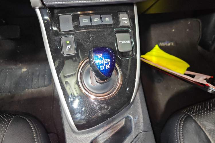 Used Toyota Levin Hybrid E+ 2019 1.8L GS E-CVT Elite Model with Sunroof Gear Lever
