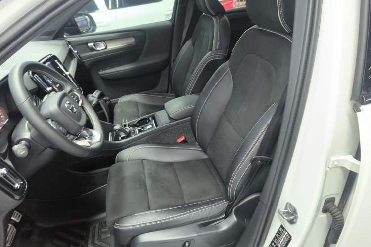 Used Volvo XC40 2021 T4 Four-Wheel Drive Smart & Sporty Edition
