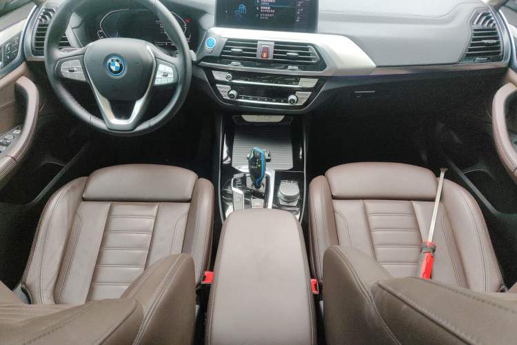 Used BMW iX3 2021 Leading Type Center Console