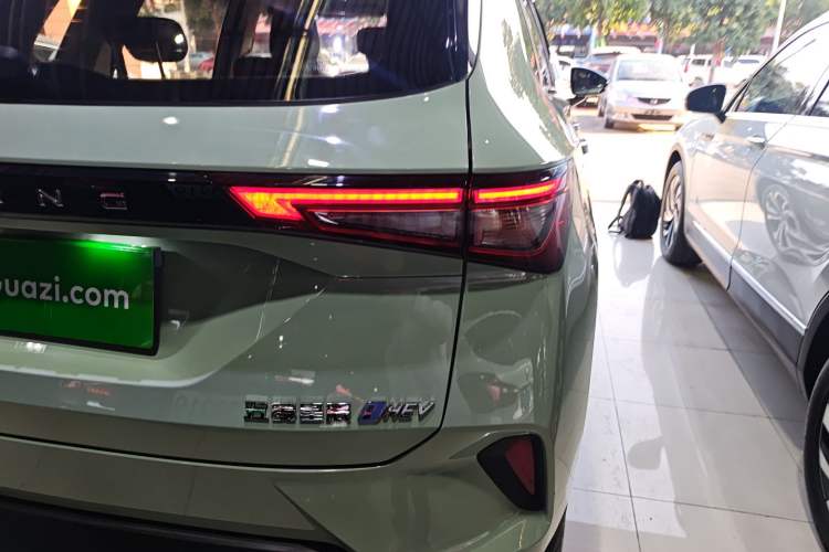 Used Wuling Asta 2022 2.0L DHT Electric-Speed Version
