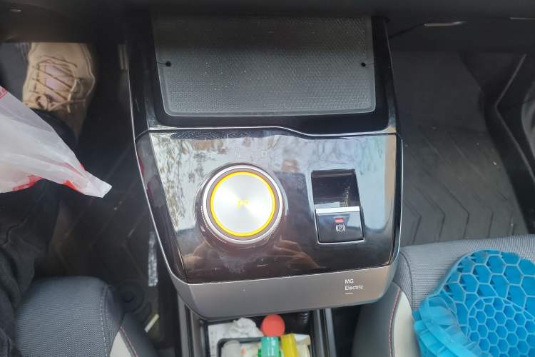 Used MG 4 EV 2022 425 km Luxury Edition