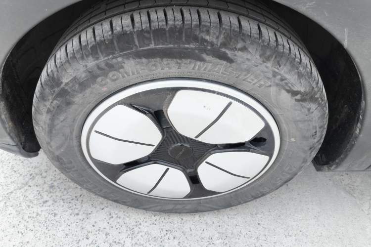 Used Geely Galaxy Geome 2025 310km Youth Edition Exterior 4