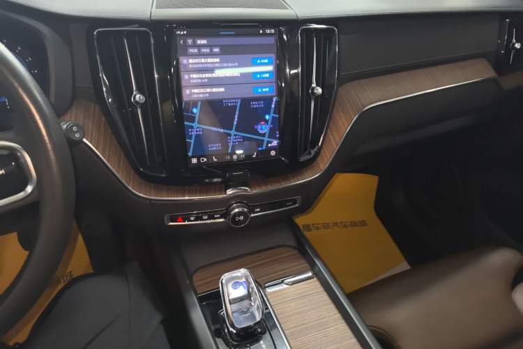 Used Volvo XC60 2022 B5 4x4 Smart Luxury Edition