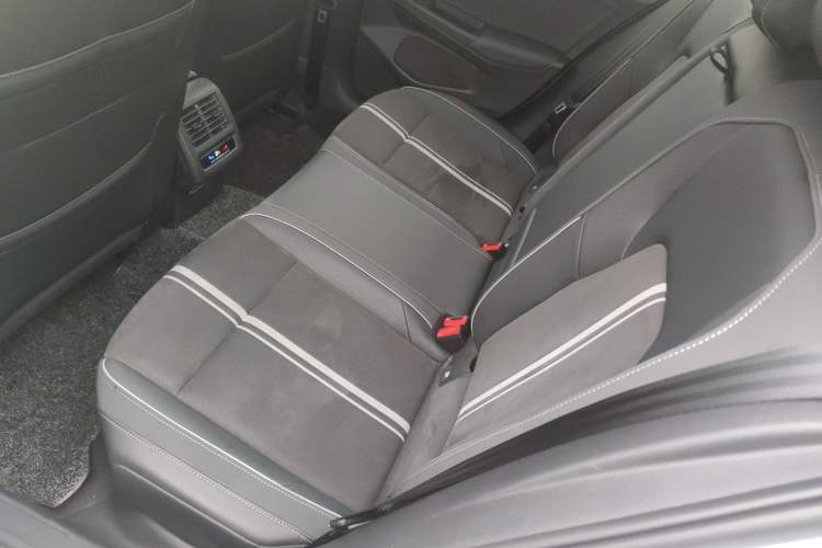 Used Volkswagen Golf 2023 280TSI DSG R-Line Lite Left Rear Seat