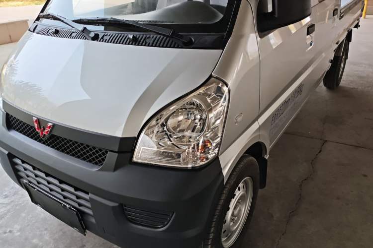 Used Wuling Rongguang Small Truck 2023 1.5L Double-Cab LAR Left Front Headlight