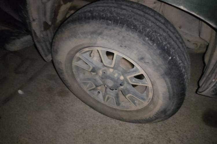 Used Huanghai Xianglong 2015 2.8T N1S Two-Wheel Drive Sport Edition JE493ZLQ4CB Right Front Wheel Hub