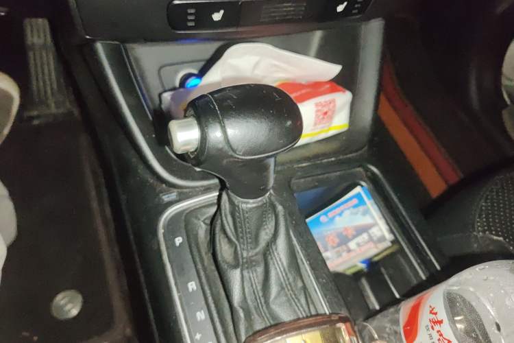 Used Kia Sorento 2013 2.4L 5-seat Gasoline Luxury Edition Gear Lever