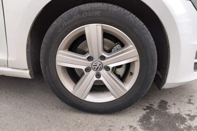 Used Volkswagen Golf 2017 1.6L Automatic Comfort Million-Vehicle Anniversary Edition
