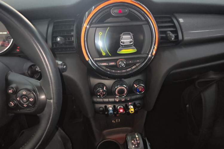 Used MINI MINI 2015 1.5T COOPER Fun Five-Door Edition