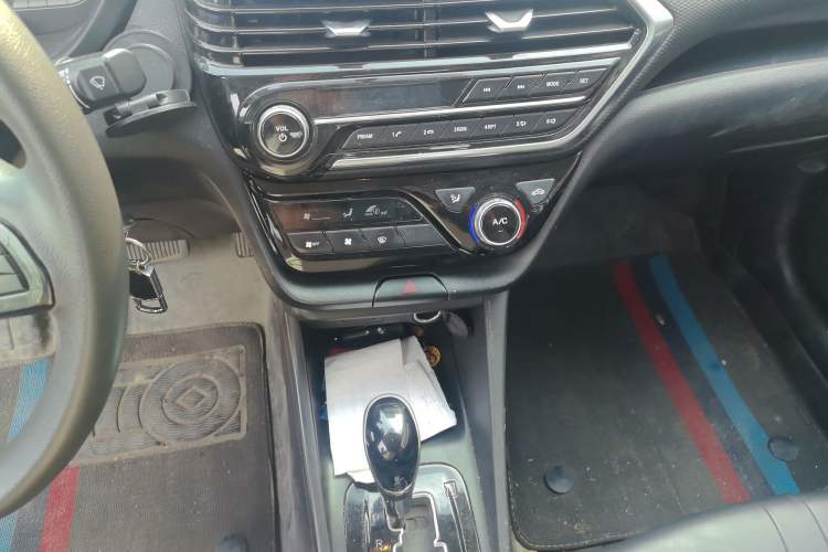 Used CHANGAN Alsvin 2019 1.5L DCT Comfort Model China VI Standard
