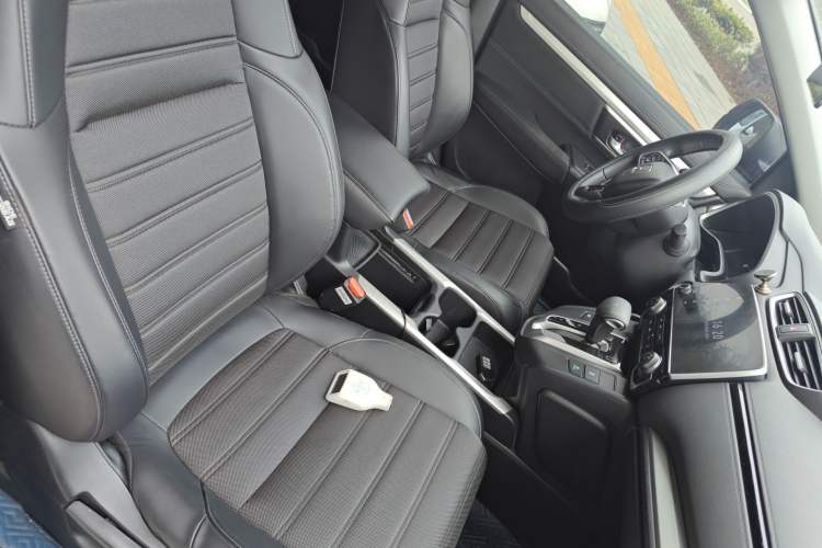 Used Honda CR-V 2021 240TURBO CVT Two-Wheel Drive Urban Edition Right Front Seat